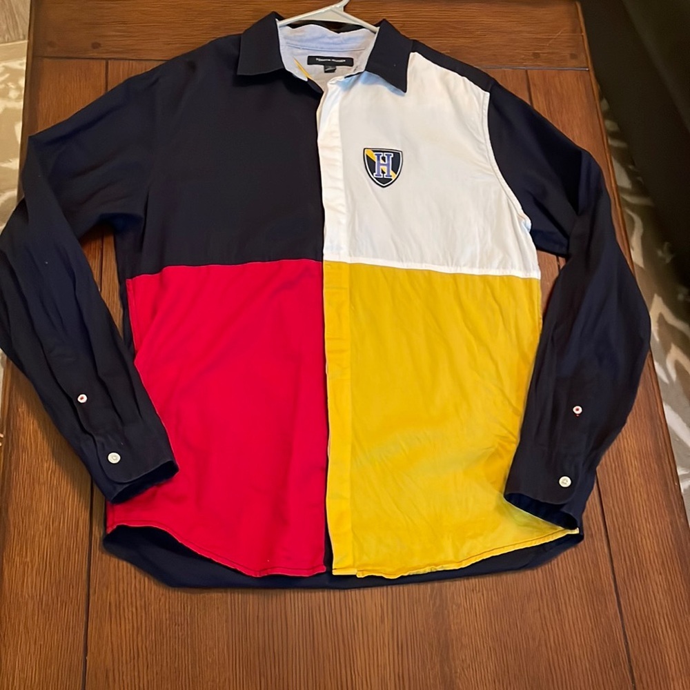 TOMMY HILFIGER  90's look. Color block Men’s Button-Up Long-Sleeve Shirt. Medium